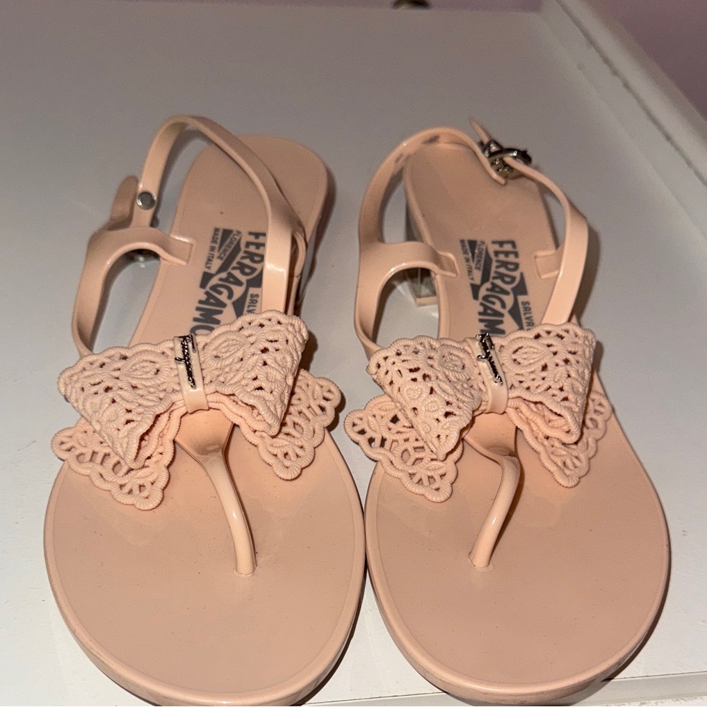Salvatore Ferragamo Womens Blush Sandals With Bow Jelly Perlala